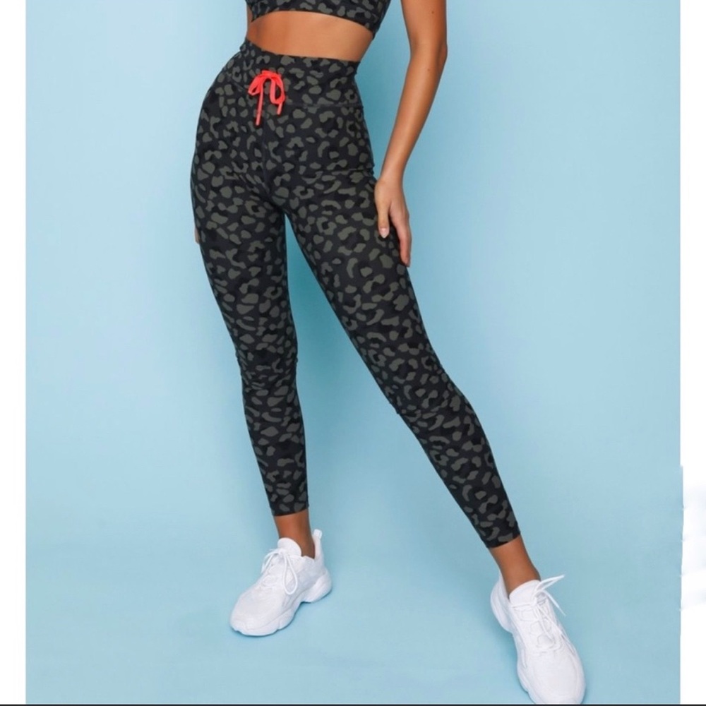 Sarah's Day x WFA Soldier Camo Leggings Size M